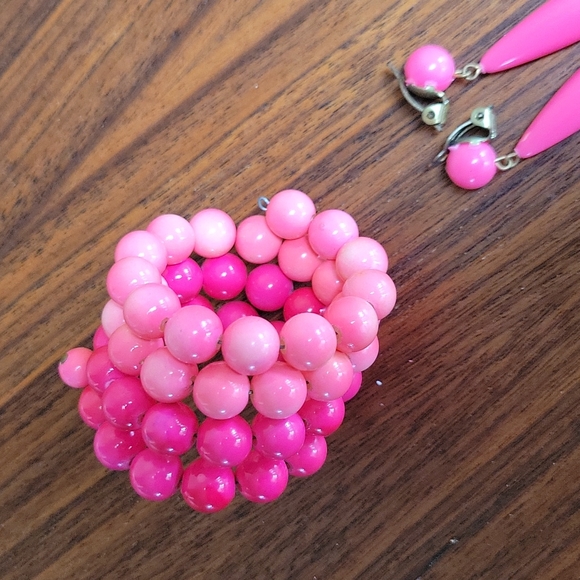 Vintage Bracelet and Clip on earrrings  pink - Picture 3 of 6